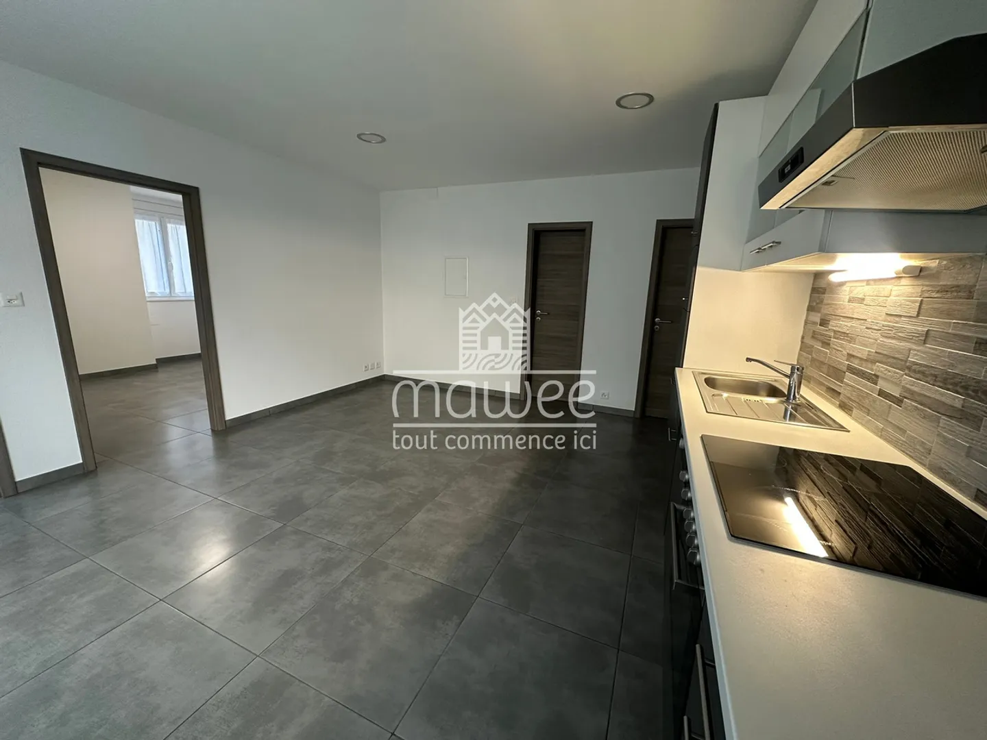 Charming 2.5-room apartment ideally located - Photo 2 of 7