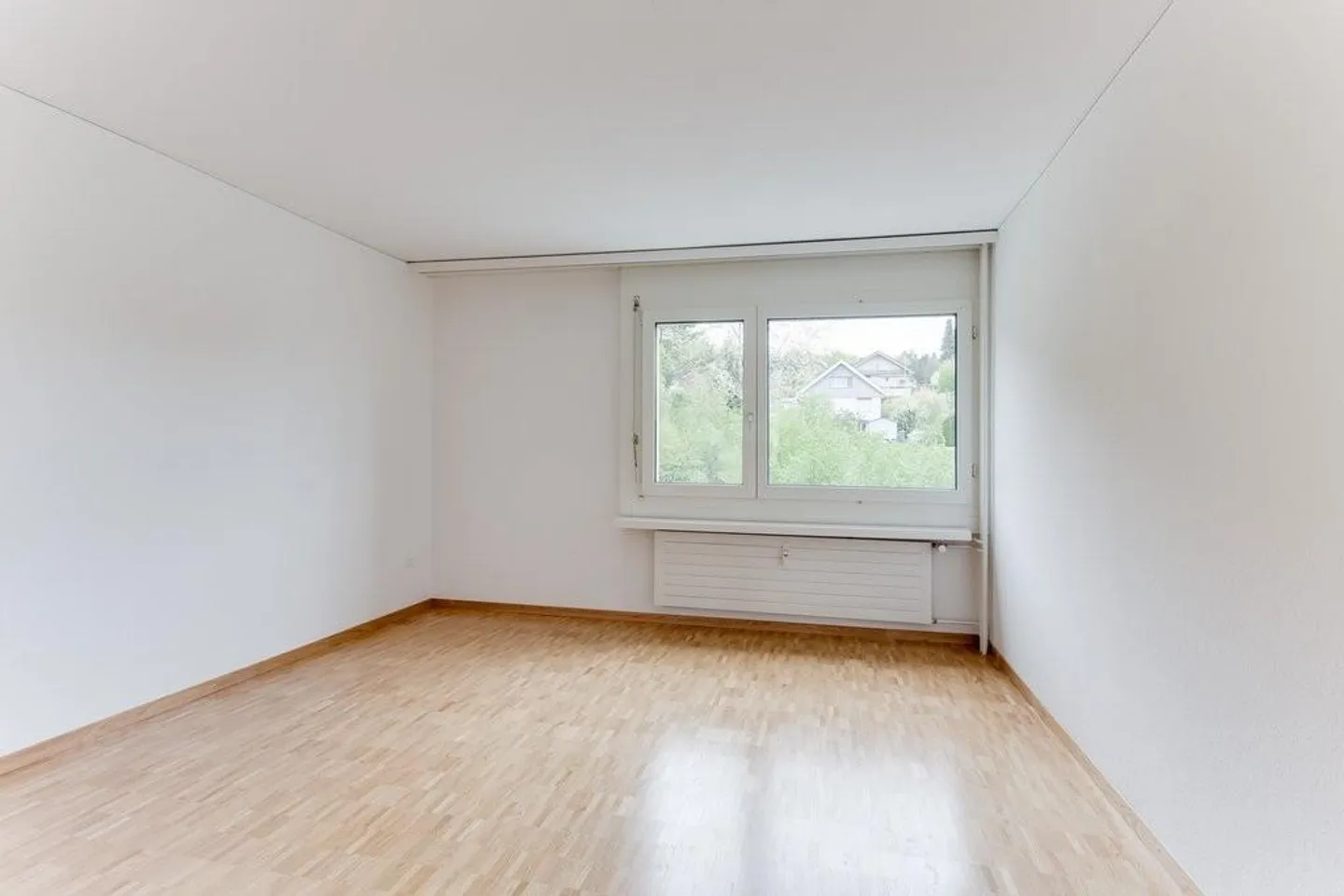 Geräumige Wohnung mit grossem Balkon - Foto 2 von 7