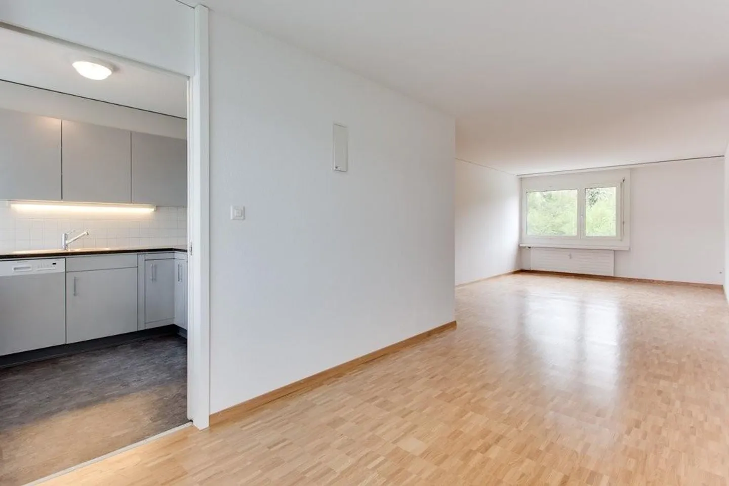 Geräumige Wohnung mit grossem Balkon - Foto 4 von 7