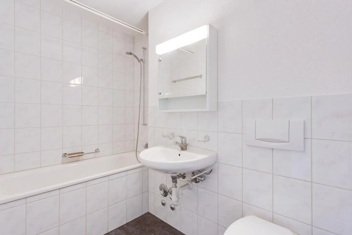 Geräumige Wohnung mit grossem Balkon - Foto 6 von 7