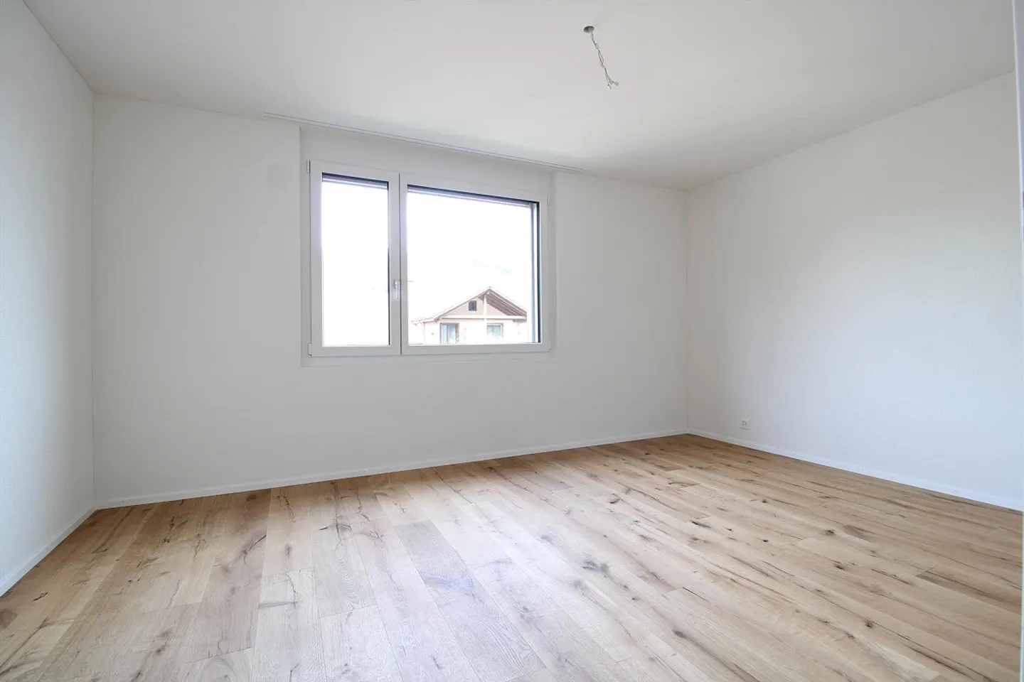 Charming 4.5 Room New Apartment - Photo 3 of 9