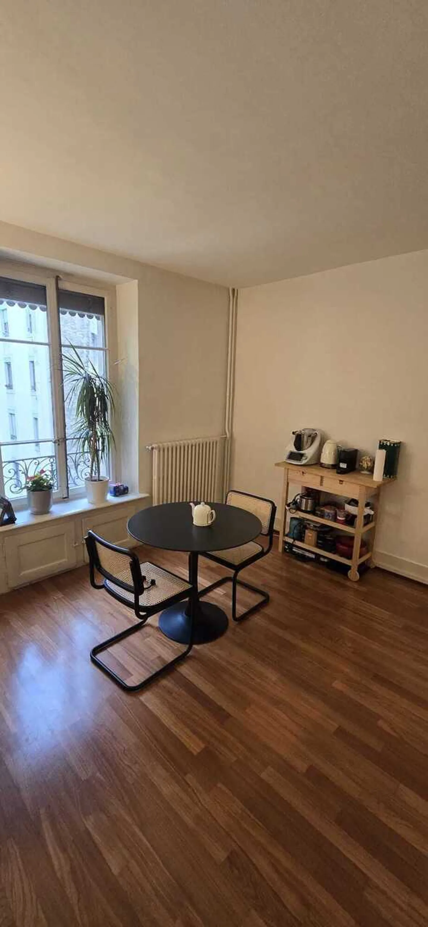 Bel appartement 2 pièces - Photo 2 sur 8