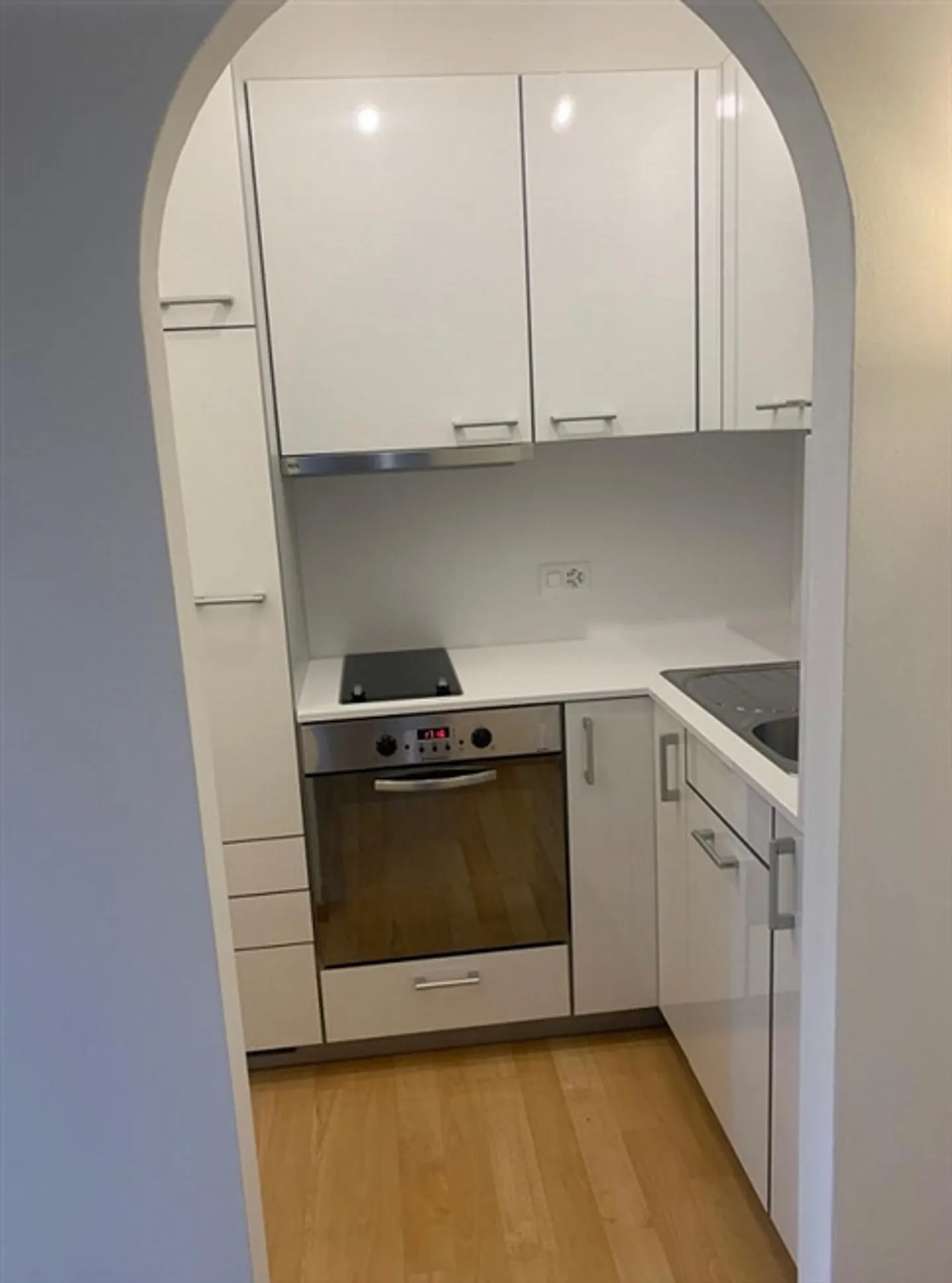 «Ascona helle 2,5-Zimmer-Wohnung mit Aussenstellplatz / Ascona luminoso appartamento di 2.5 locali con posteggio esterno in Zweitwohnsitz» - Foto 4 von 10