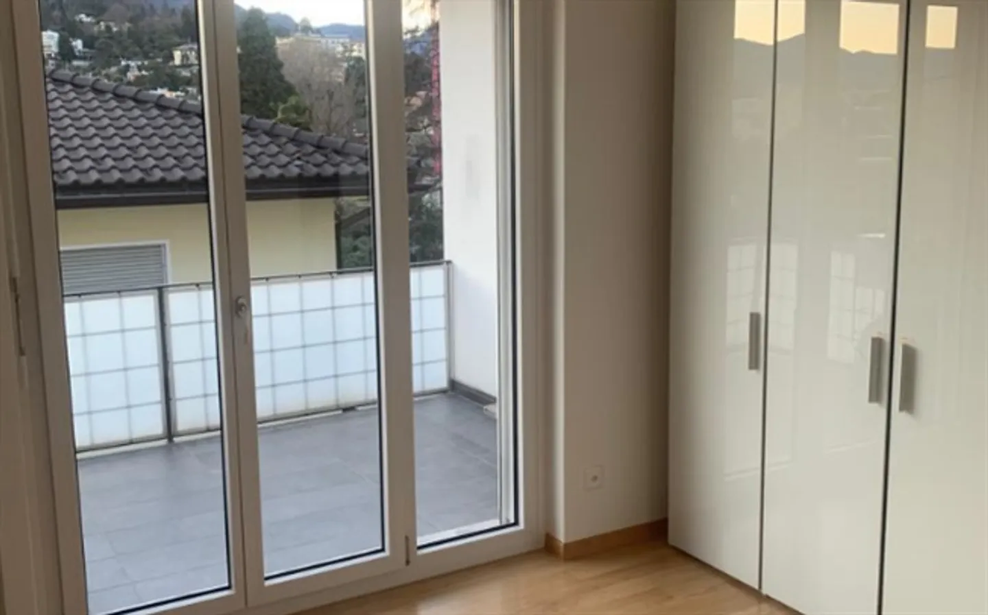 «Ascona helle 2,5-Zimmer-Wohnung mit Aussenstellplatz / Ascona luminoso appartamento di 2.5 locali con posteggio esterno in Zweitwohnsitz» - Foto 6 von 10