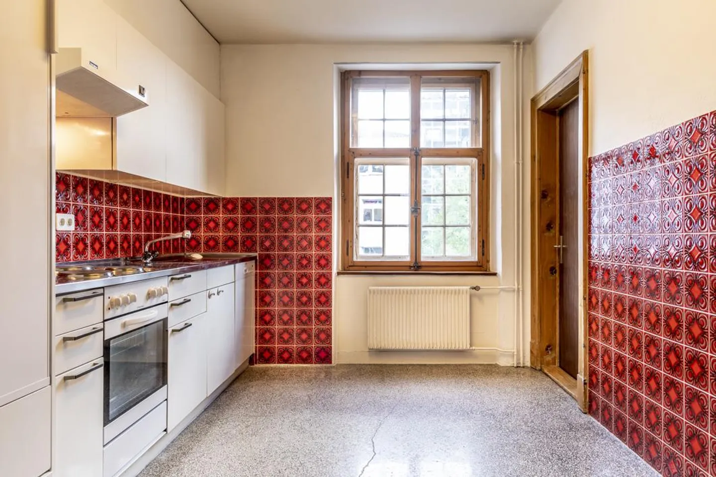 Freshly renovated old building apartment with large terrace - Photo 4 of 12