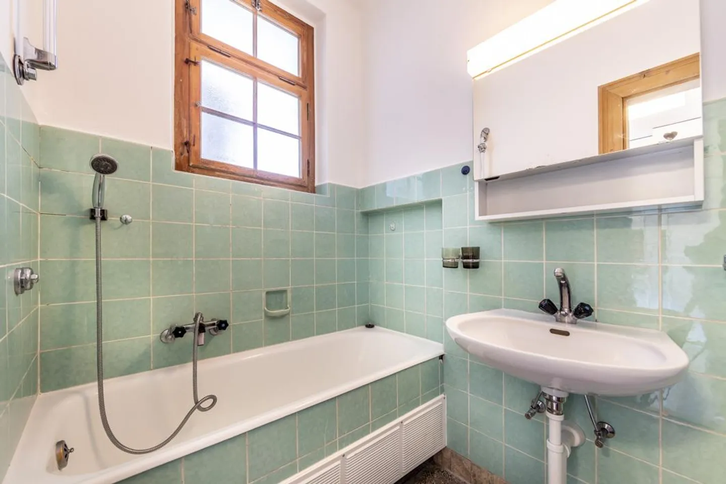 Freshly renovated old building apartment with large terrace - Photo 6 of 12