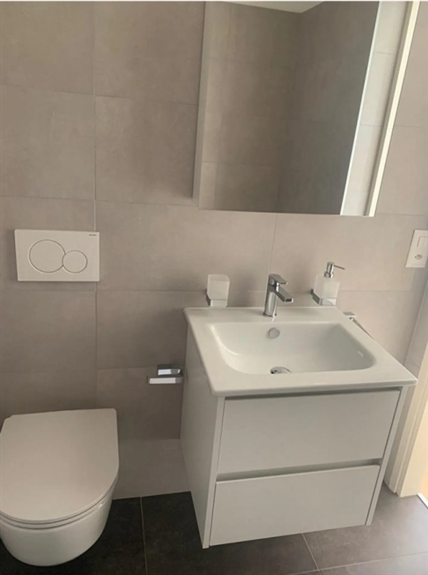 «Ascona helle 2,5-Zimmer-Wohnung mit Aussenstellplatz / Ascona luminoso appartamento di 2.5 locali con posteggio esterno in Zweitwohnsitz» - Foto 7 von 10