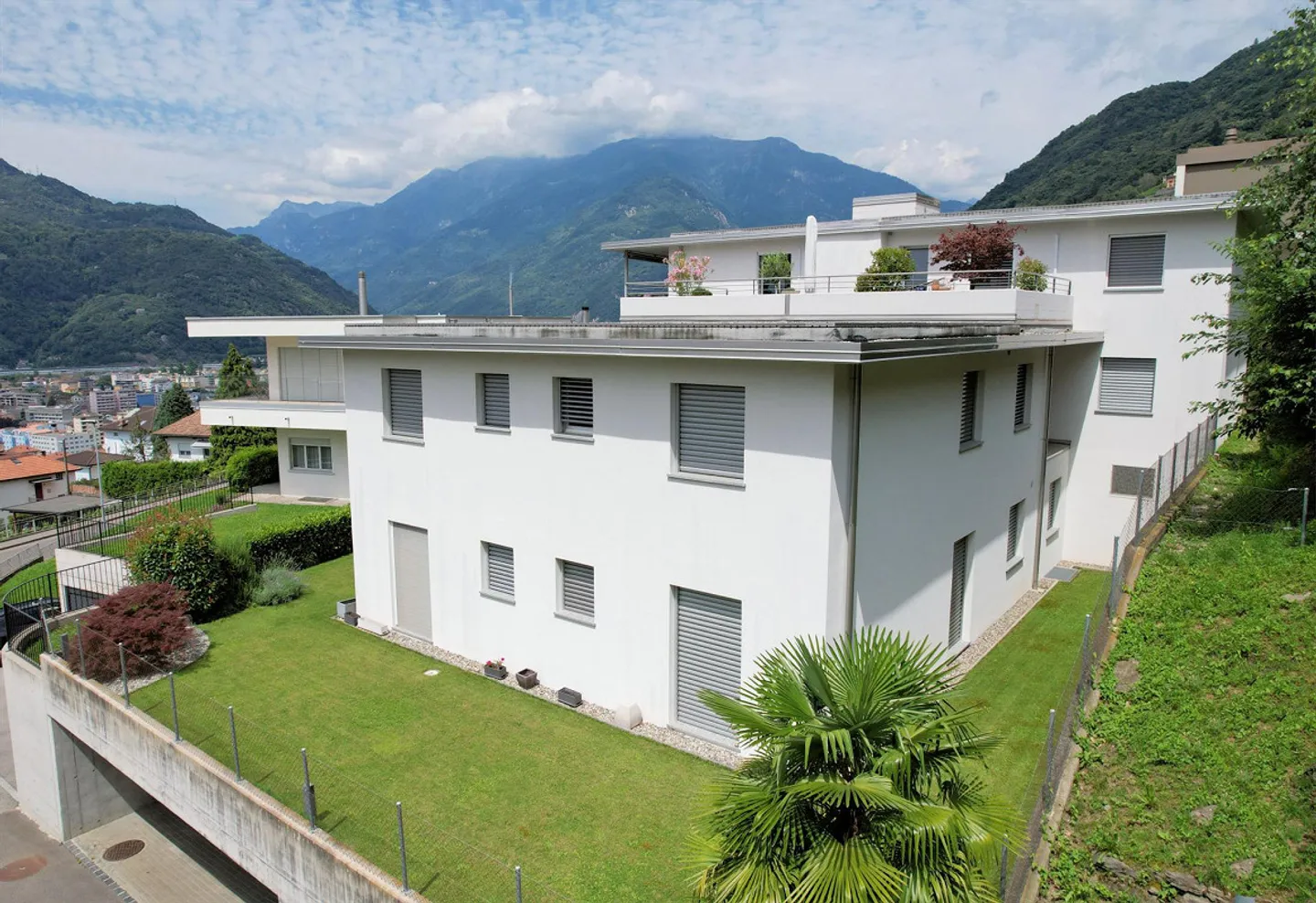 Appartement exclusif avec jardin sur la colline de Daro - Photo 3 sur 18