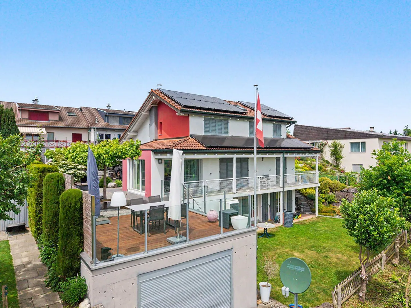 Grosszügiges Einfamilienhaus mit Aussicht - Foto 2 von 6