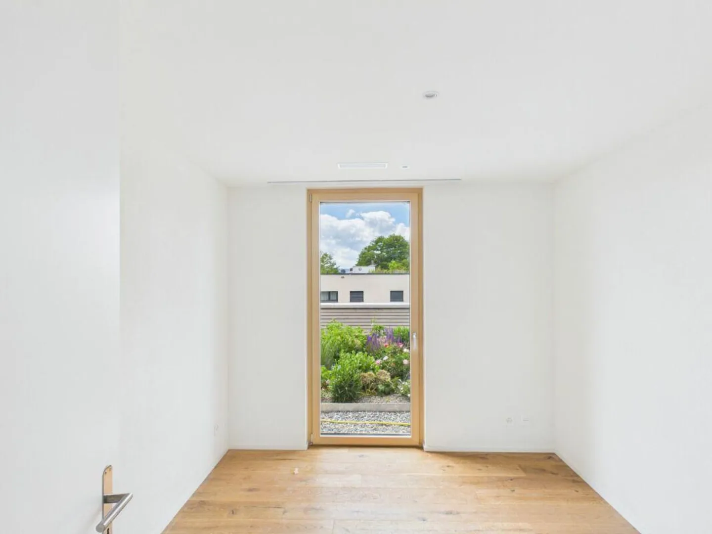 Sustainable new construction project with 16 high-quality apartments and first-class finishing standard - Photo 6 of 11