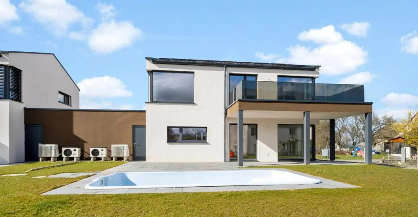 Villa Familiare Moderna con Piscina - Foto 2 di 12