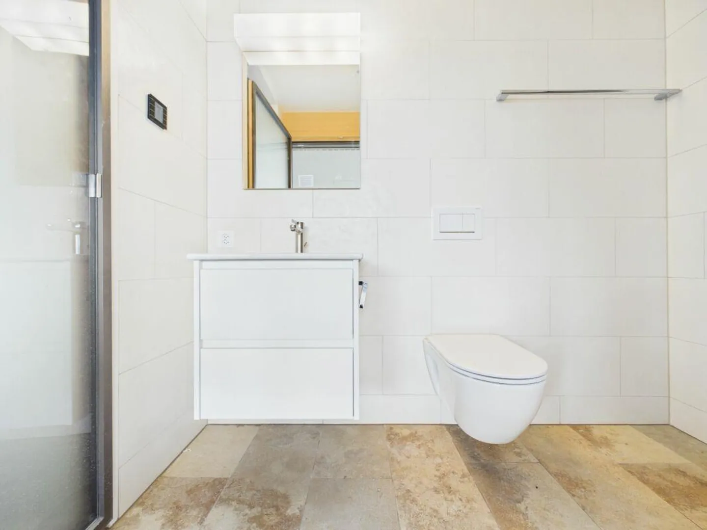 Sustainable new construction project with 16 high-quality apartments and first-class finishing standard - Photo 4 of 11