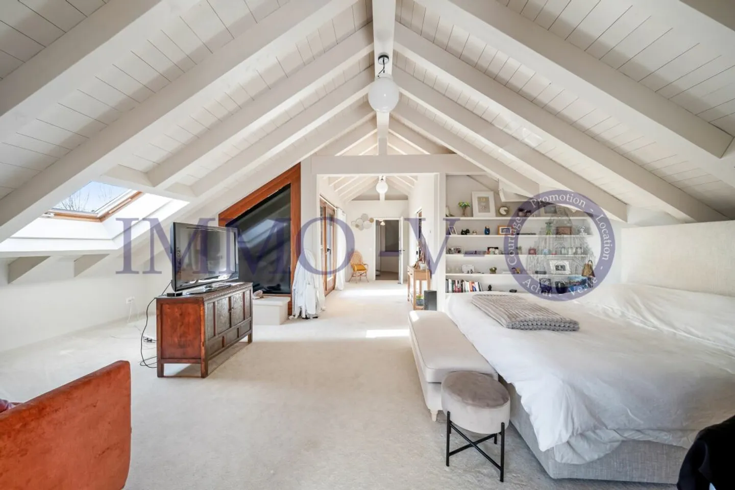 EXCLUSIVE WITH INDOOR SWIMMING POOL AND LARGE PLOT - Photo 7 of 15