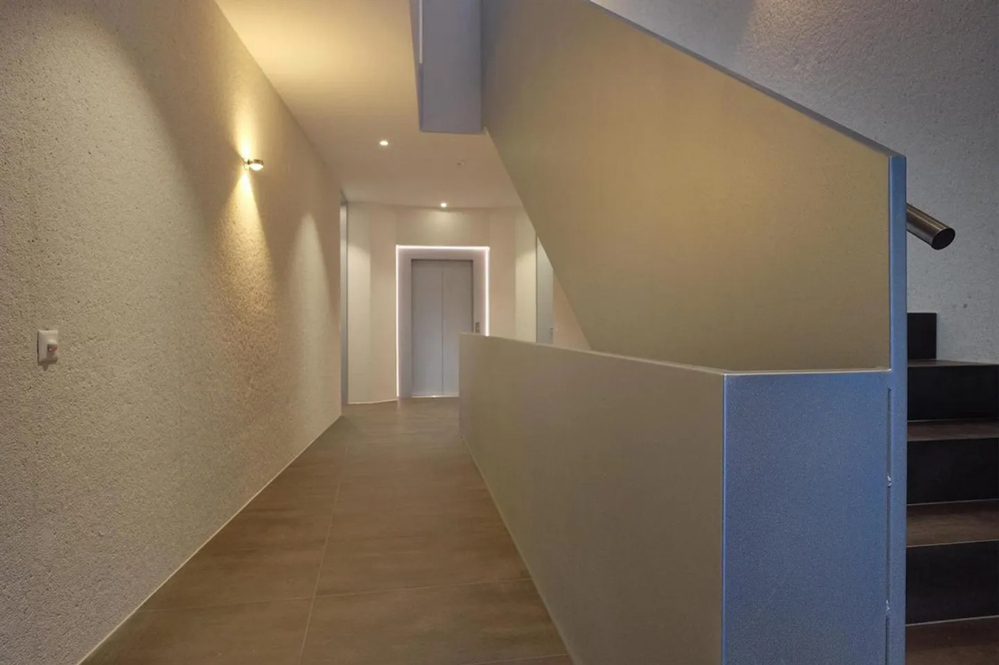 Appartamento elegante con 3,5 stanze e giardino privato in una residenza prestigiosa - Foto 6 di 12