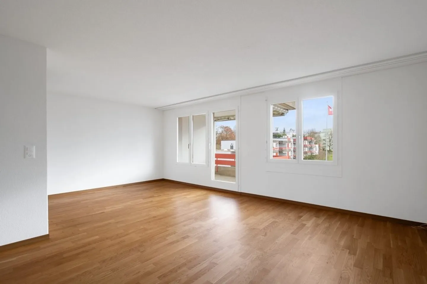 Sunny residential area in a child-friendly environment - Photo 7 of 11