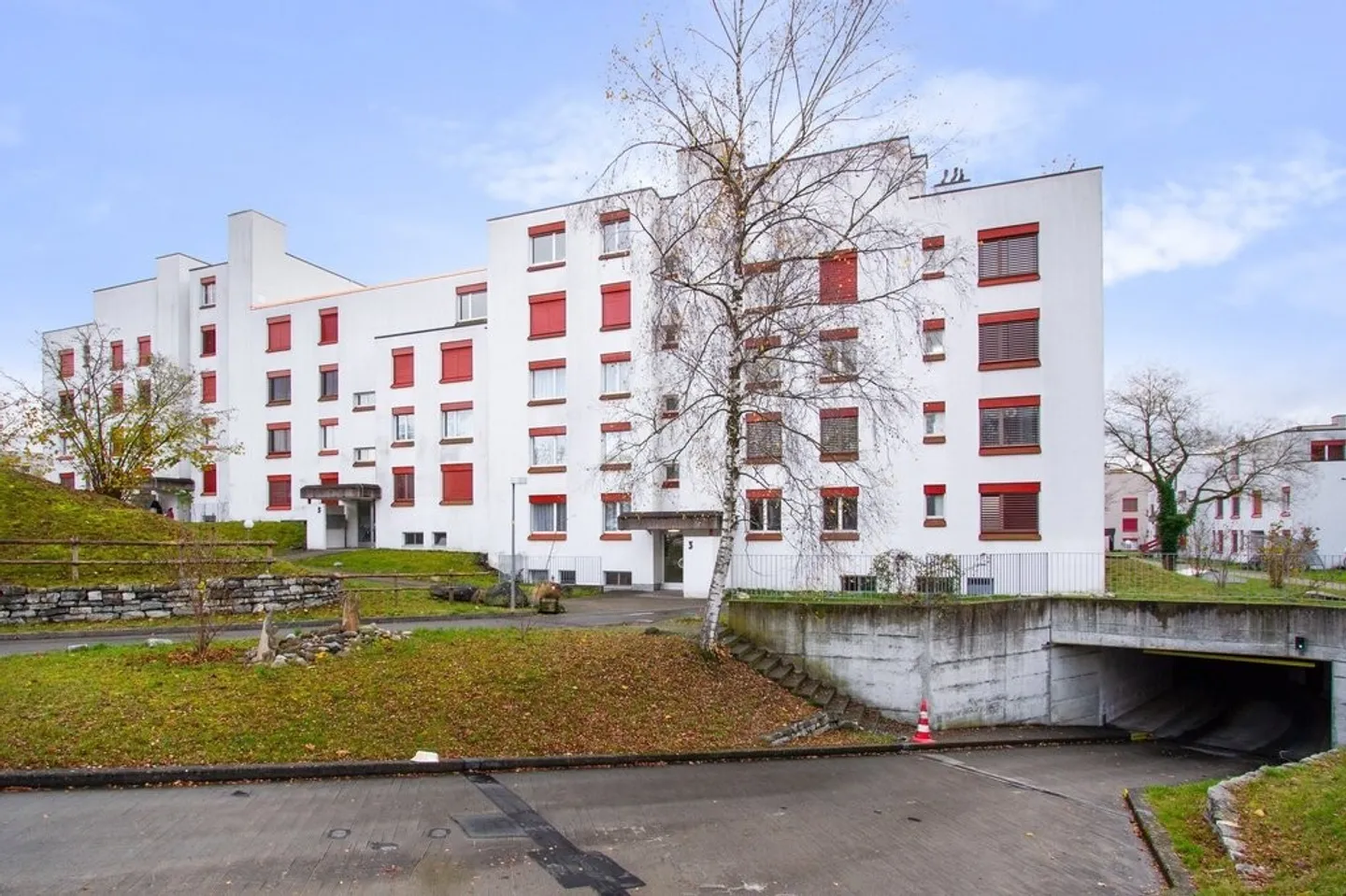 Sunny residential area in a child-friendly environment - Photo 8 of 11