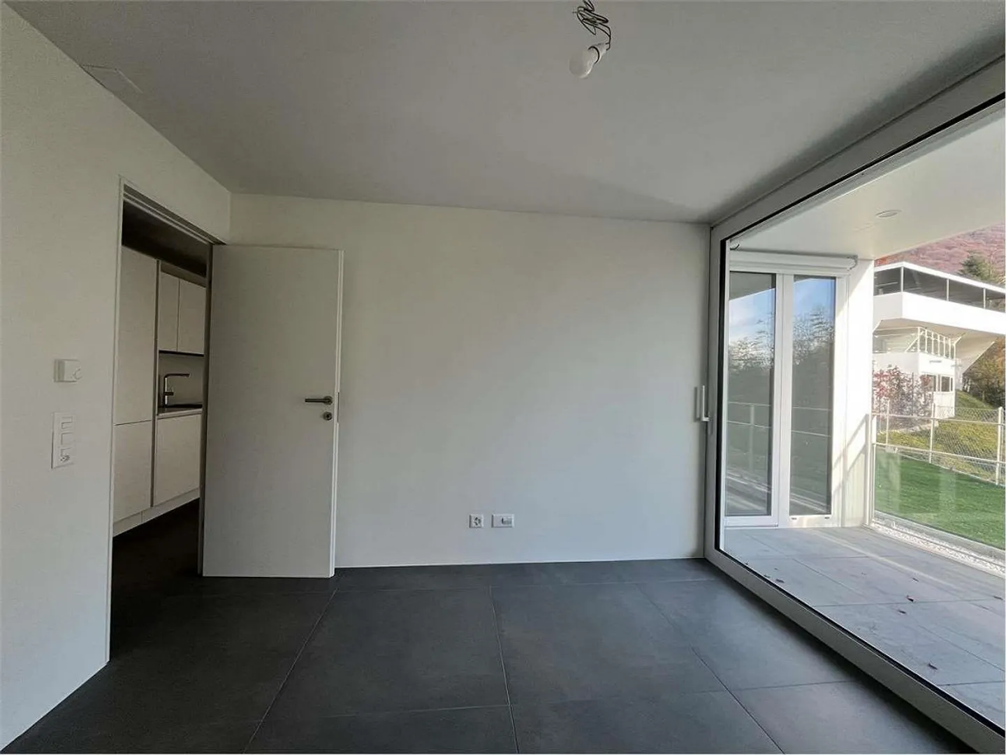 Modern 2.5-room apartment with or without garden - Photo 7 of 11