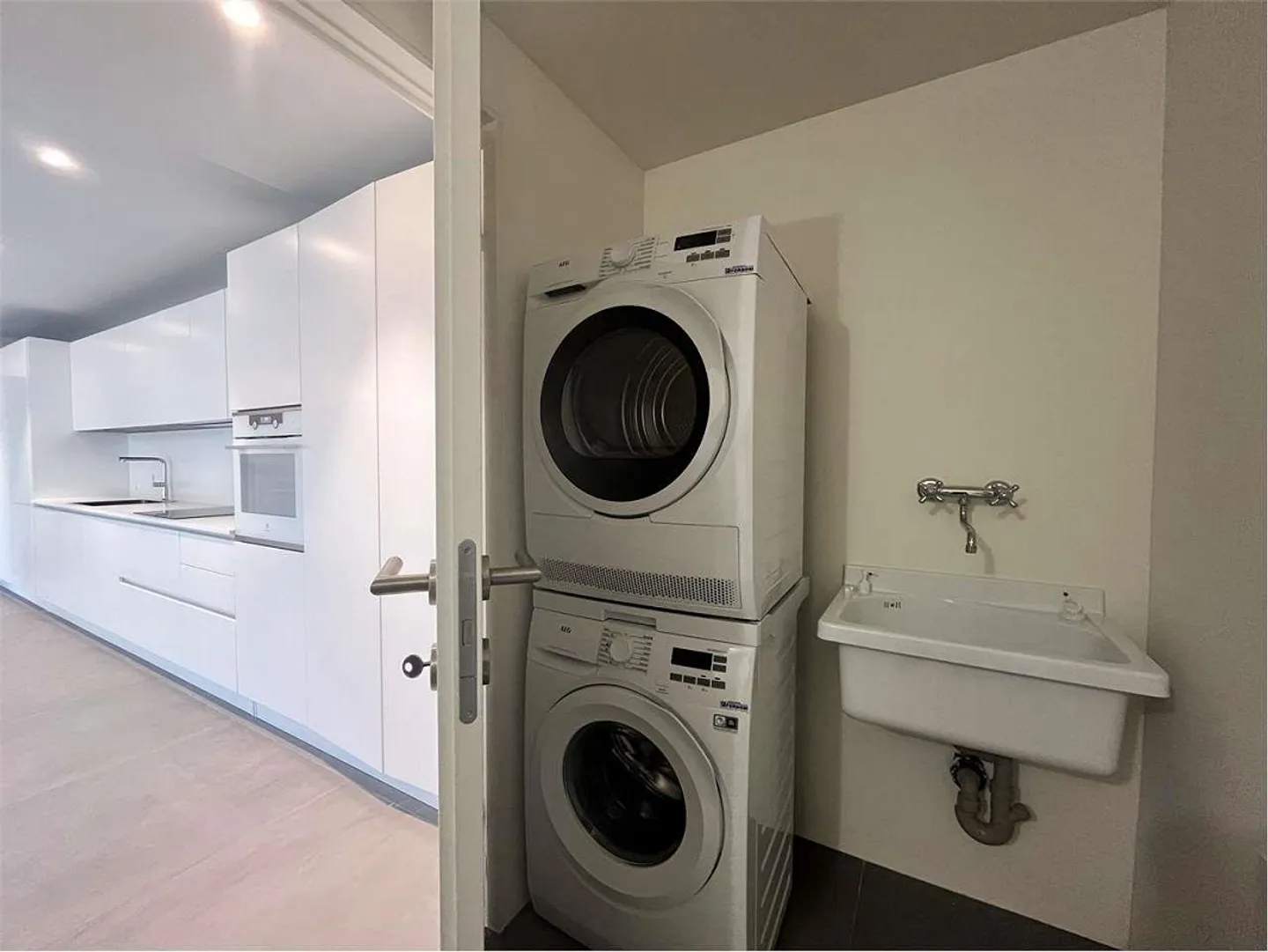 Modern 2.5-room apartment with or without garden - Photo 8 of 11