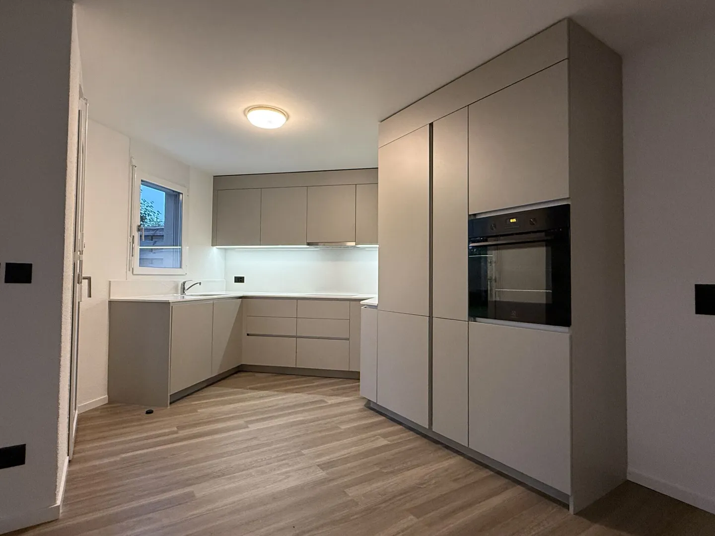 MODERN GARDEN APARTMENT IN A QUIET LOCATION - Photo 1 of 3