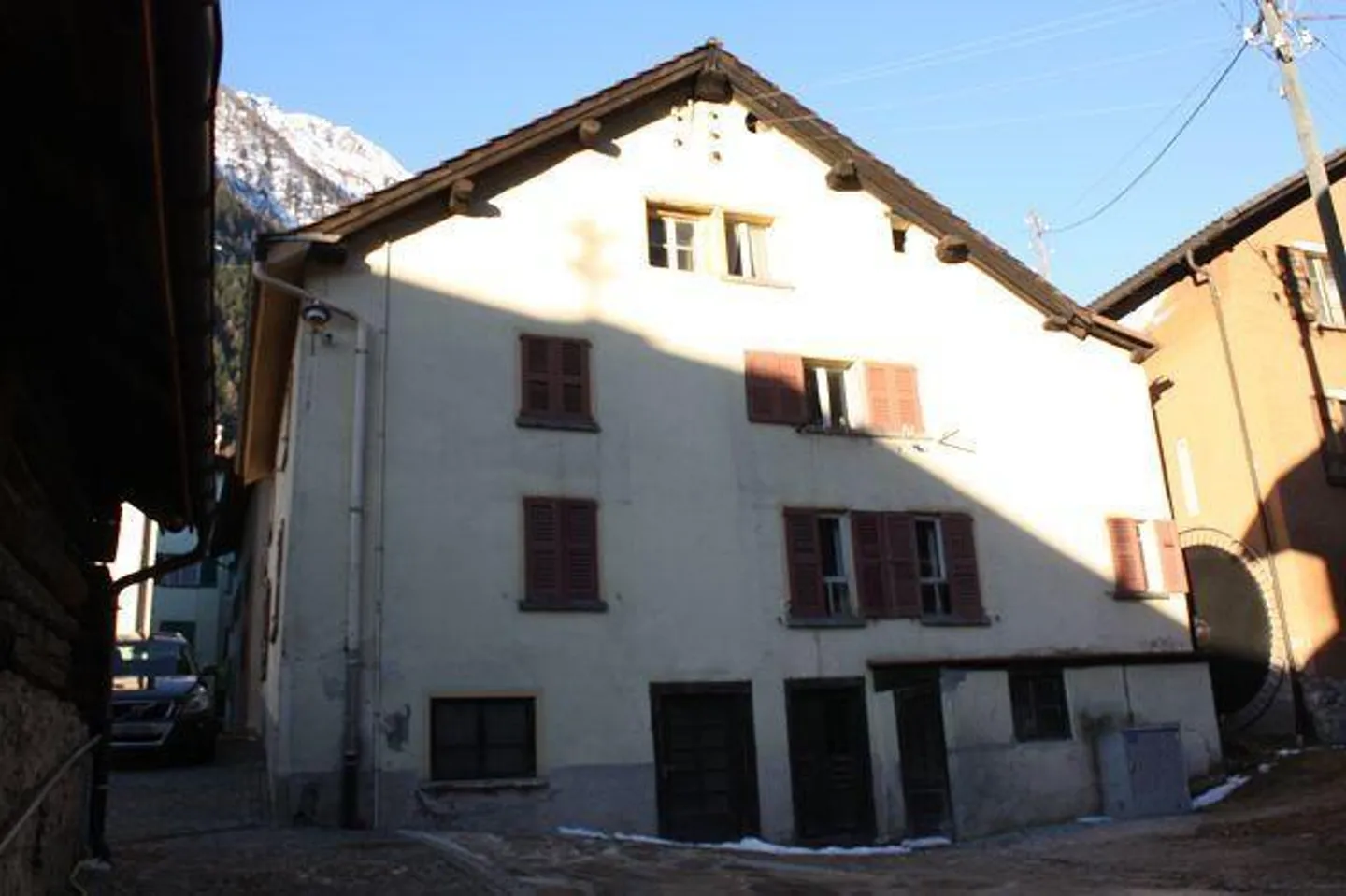 casa con 10 locali / 10-Zimmer-Einfamilienhaus - Foto 3 di 9