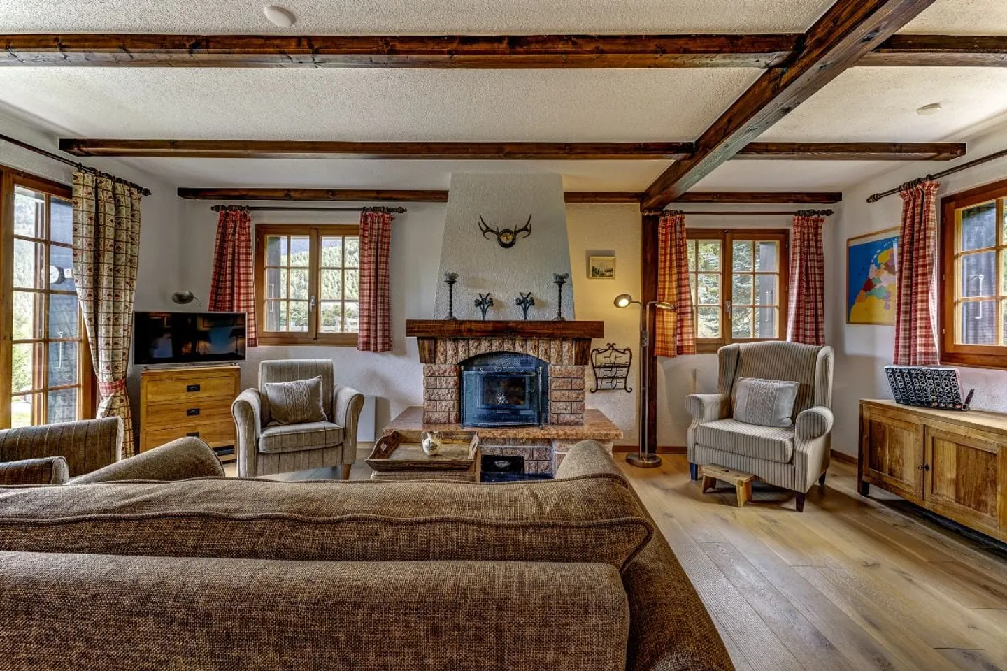 Klassisches 3-Schlafzimmer-Alpen-Chalet mit ausgezeichnetem Blick - Foto 3 von 13