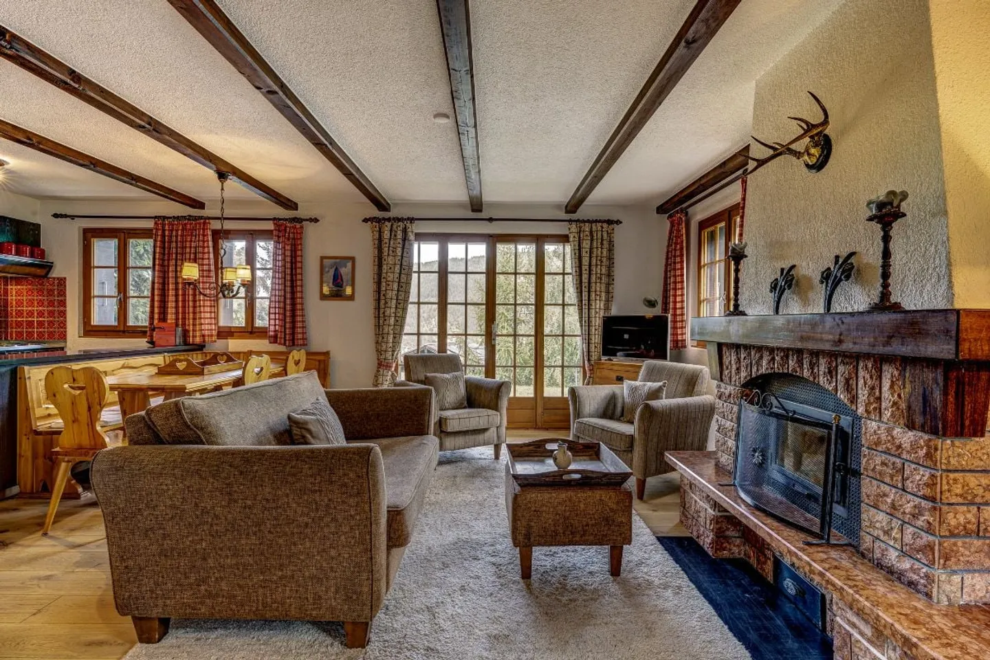 Klassisches 3-Schlafzimmer-Alpen-Chalet mit ausgezeichnetem Blick - Foto 4 von 13