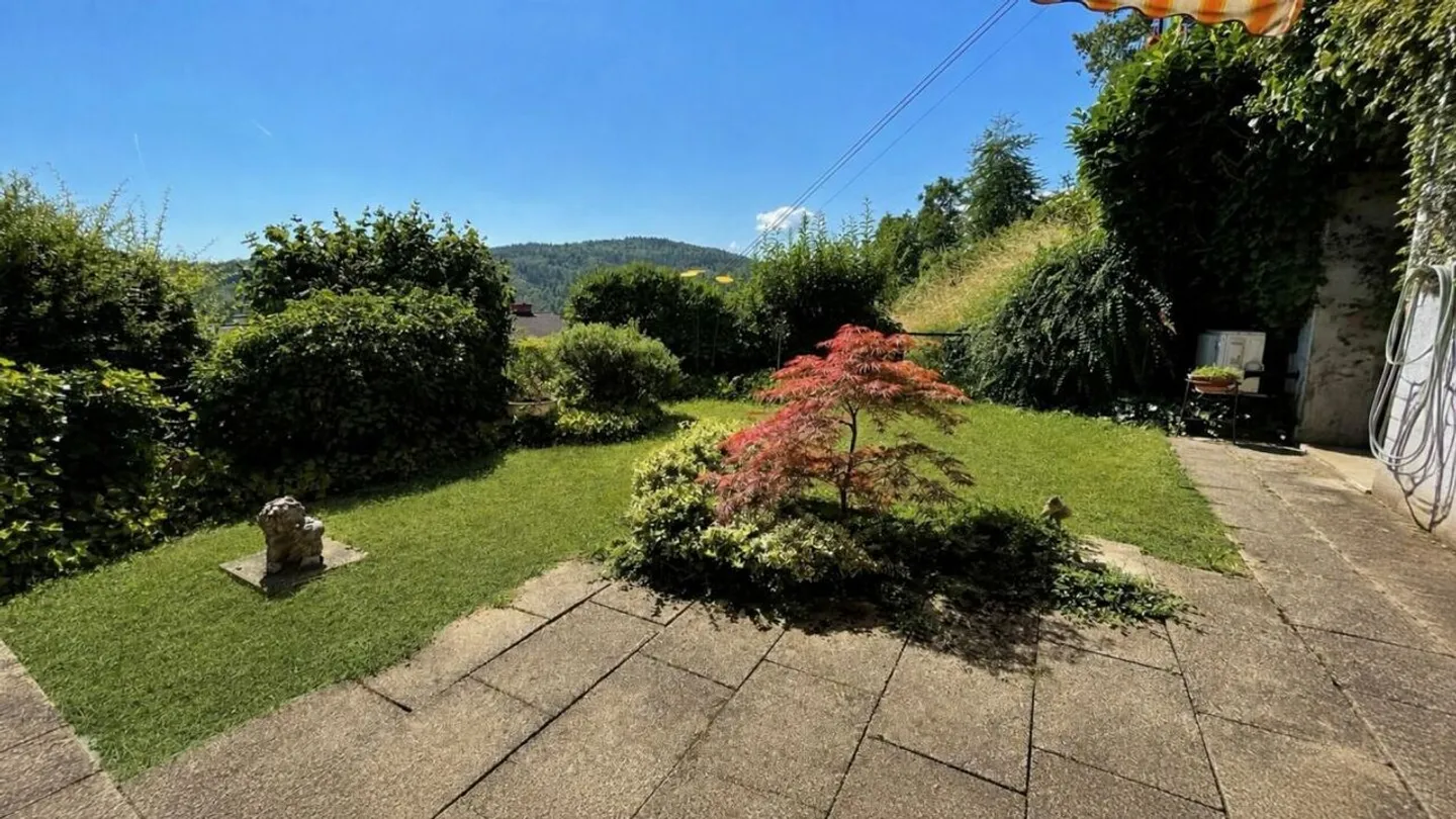 Two-family house with office in the best residential area of Liestal - Photo 10 of 20