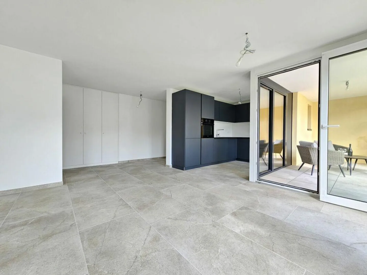 Modernes 3.5-Zimmer-Apartment mit Garten in Gordola - Foto 7 von 13