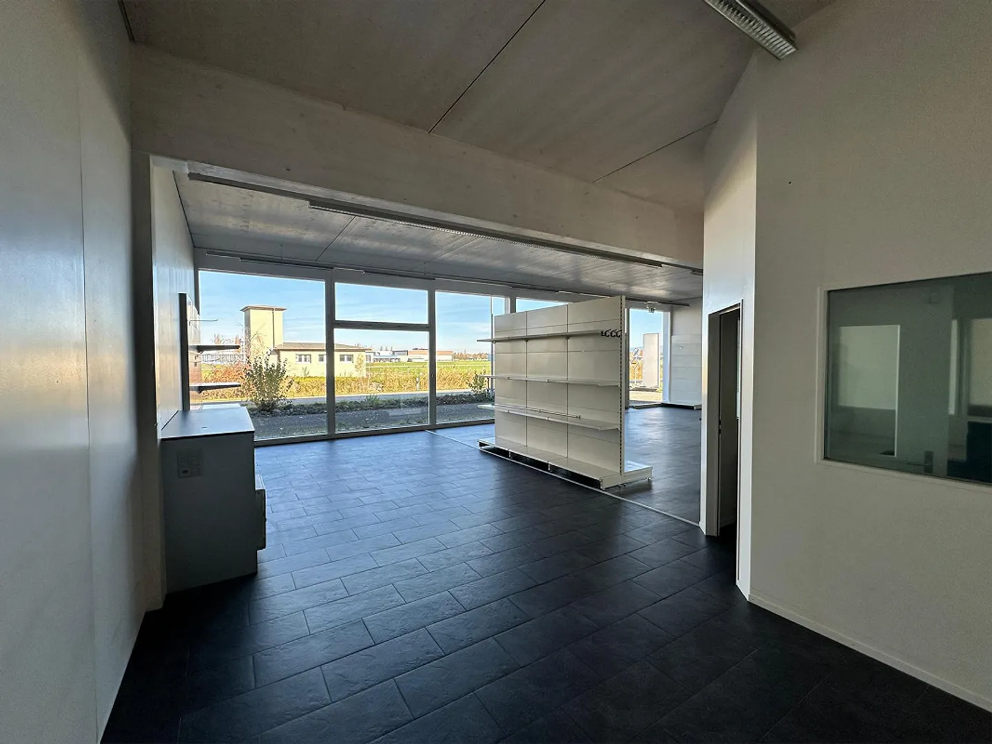 First-Class Commercial Space - Ideally Located Near Altenrhein Airport - Photo 12 of 13