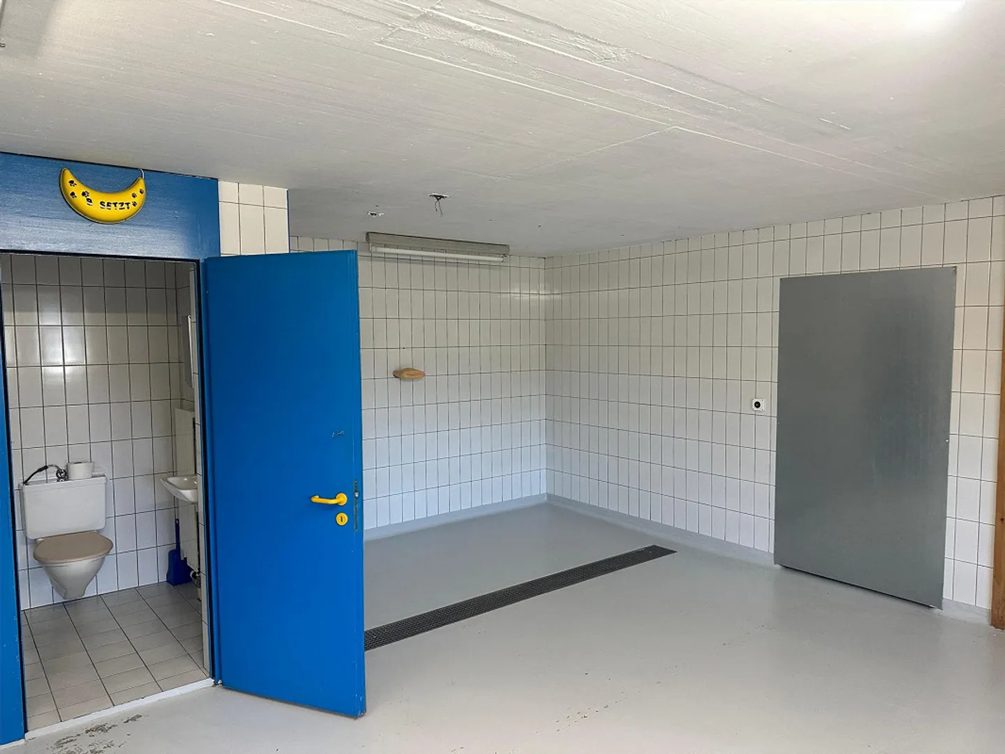 First-Class Commercial Space - Ideally Located Near Altenrhein Airport - Photo 13 of 13