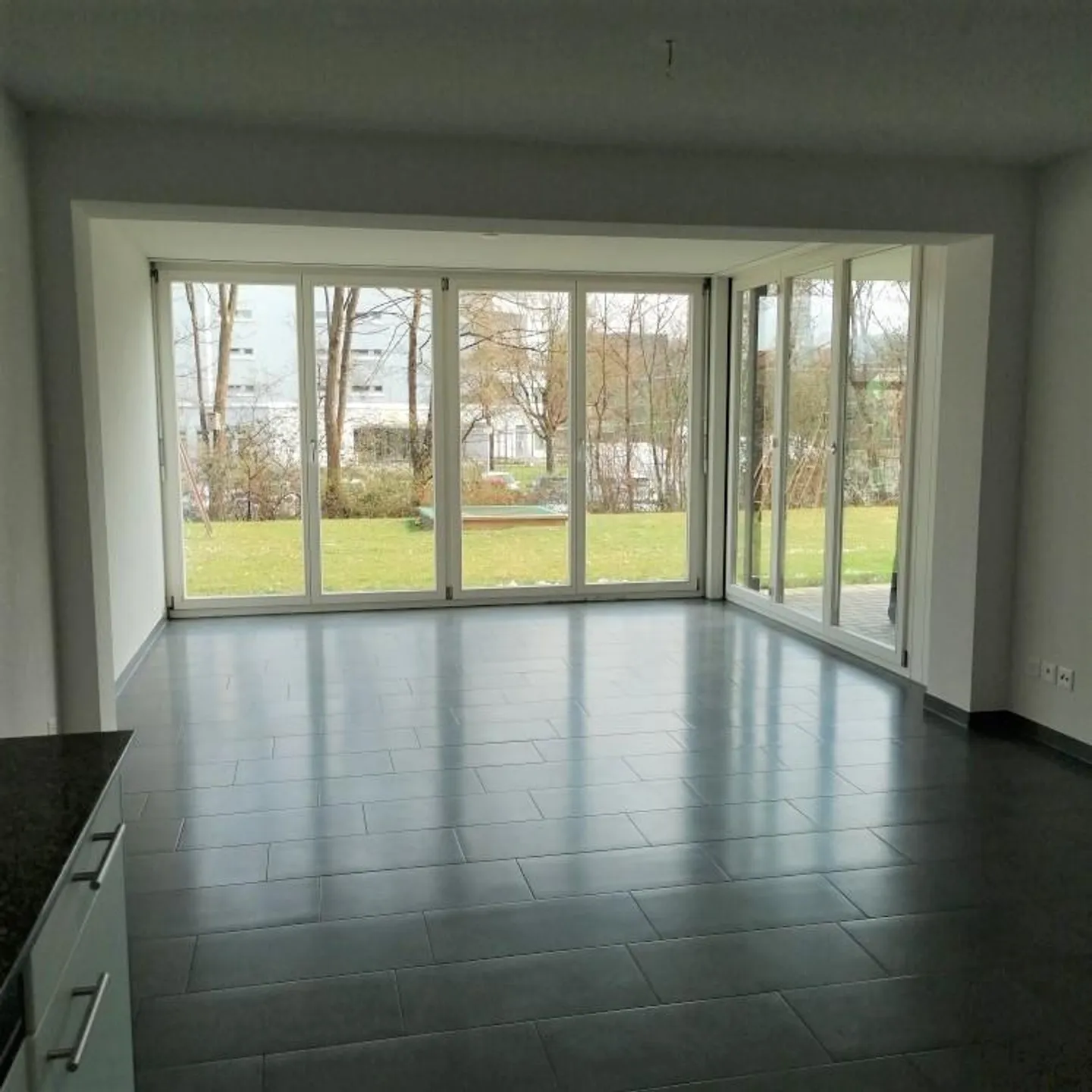 APPARTEMENT DE JARDIN | CENTRAL | CALME - Photo 4 sur 10