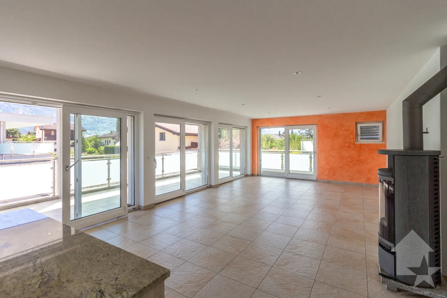 Spacious 4.5-room apartment with covered terrace of 34 m2 - Photo 5 of 21