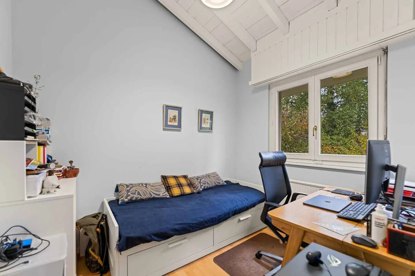 Charming individual bungalow with 5.5 rooms on a 1106 m² plot - Photo 6 of 12