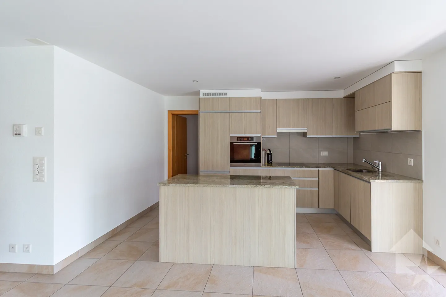 Spacious 4.5-room apartment with covered terrace of 34 m2 - Photo 10 of 21