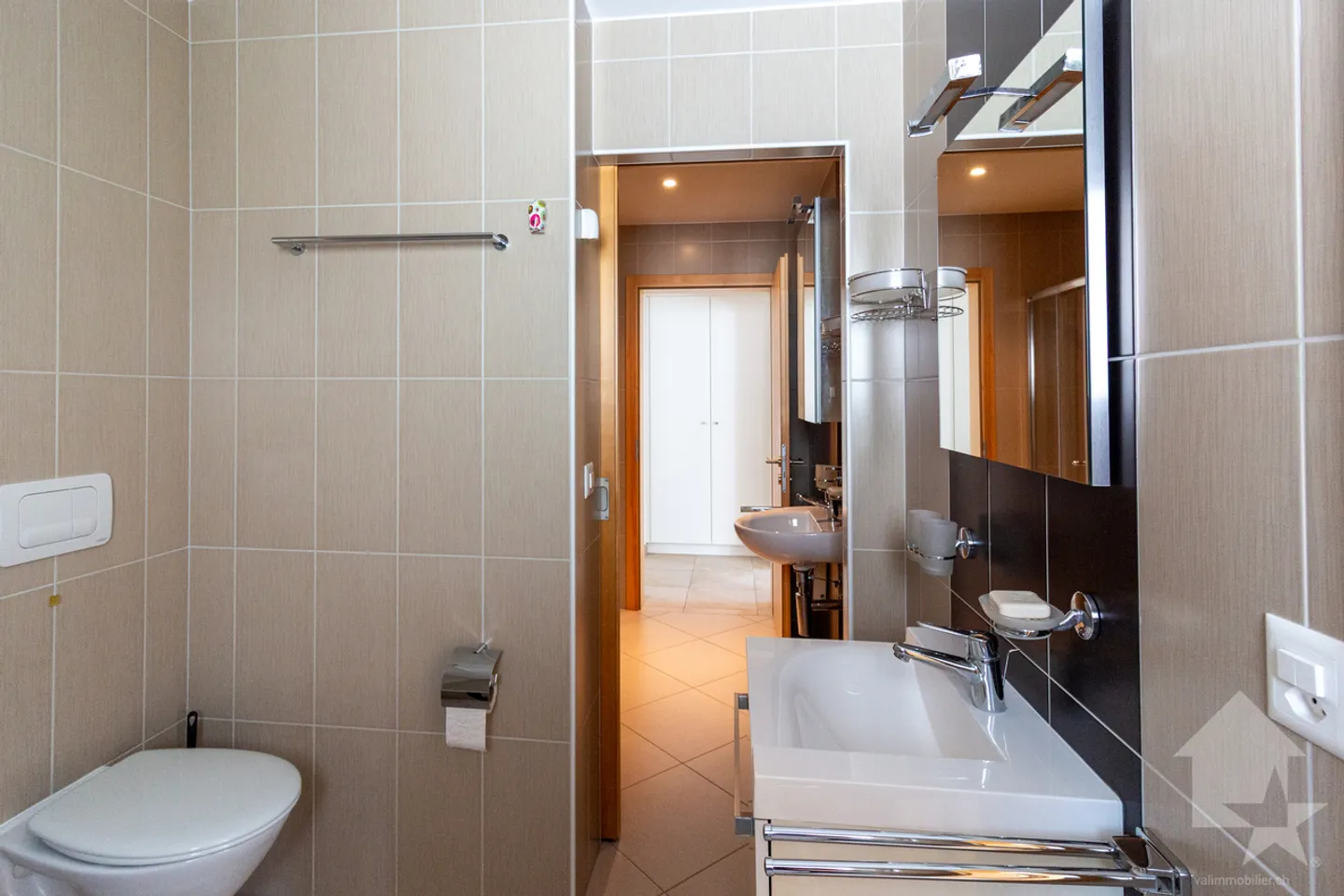 Spacious 4.5-room apartment with covered terrace of 34 m2 - Photo 15 of 21