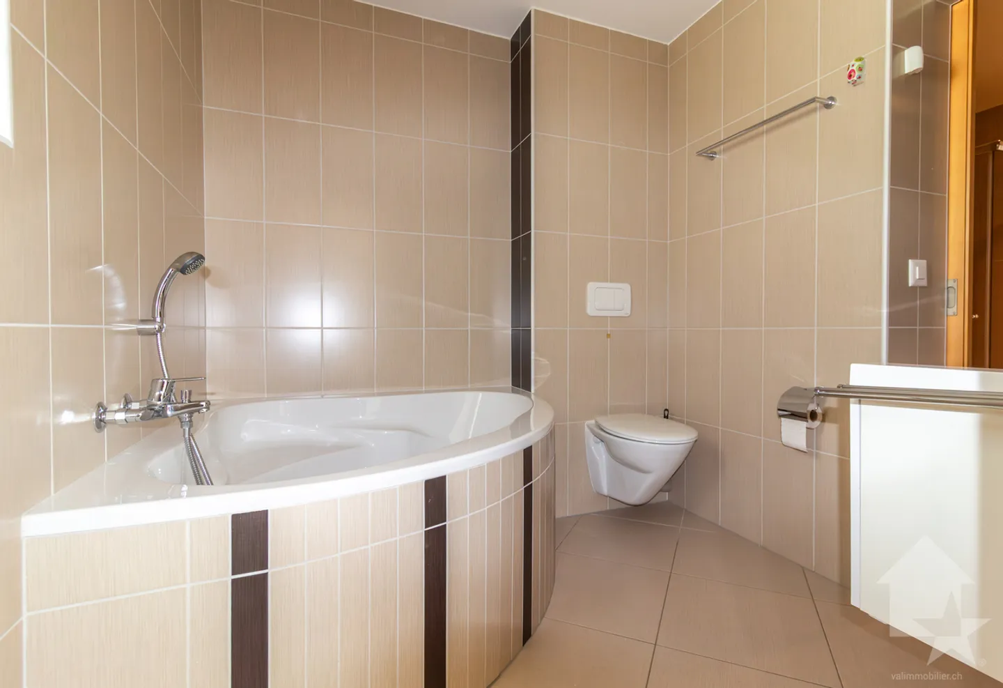 Spacious 4.5-room apartment with covered terrace of 34 m2 - Photo 16 of 21