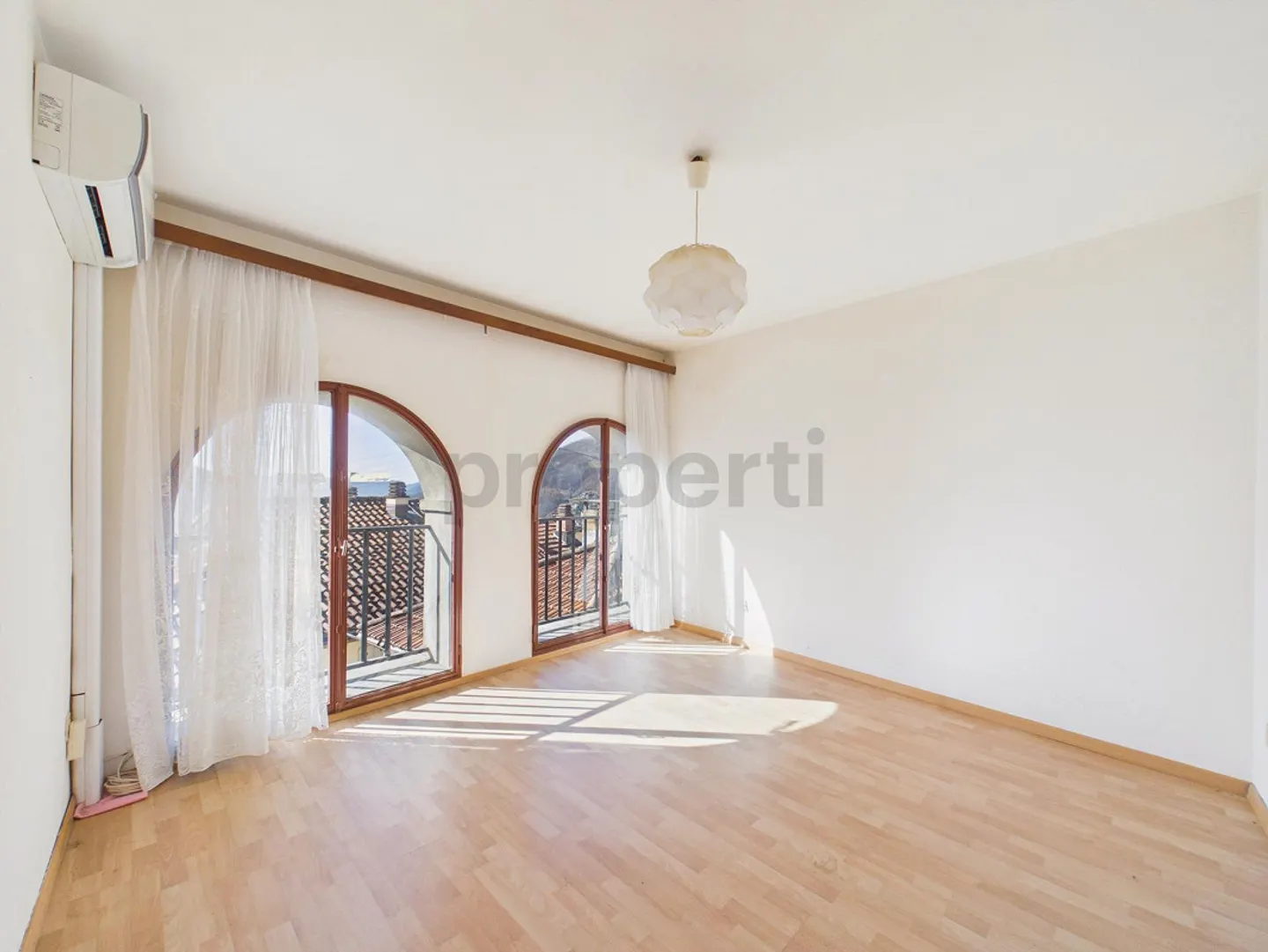 Geräumiges 7,5-Zimmer-Doppelhaus, teilweise renoviert, Al... - Foto 8 von 14