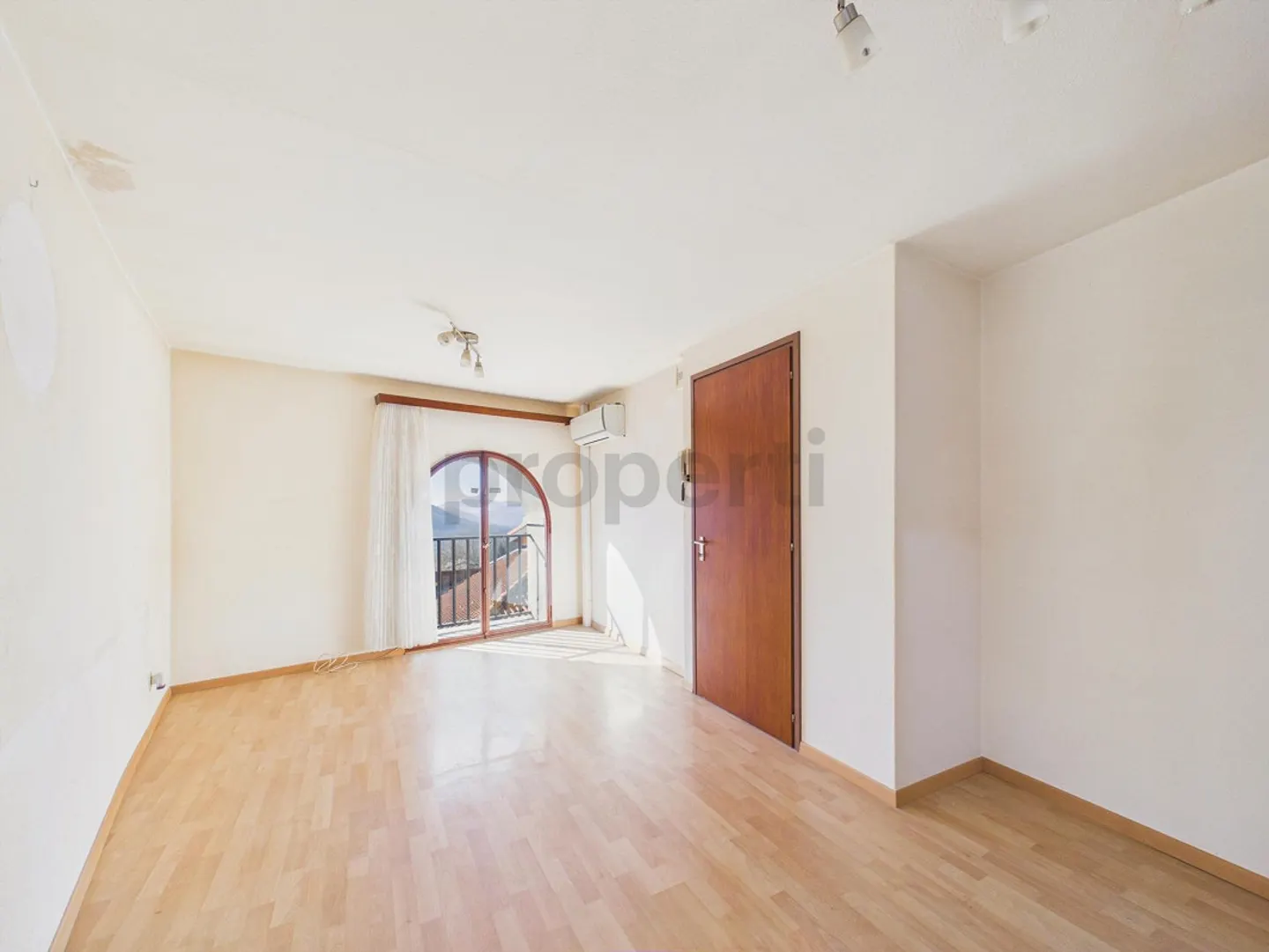 Geräumiges 7,5-Zimmer-Doppelhaus, teilweise renoviert, Al... - Foto 9 von 14