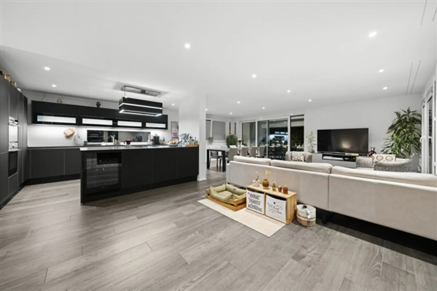 «Wohnen wie im Designhotel - Ihr Rückzugsort mit Pool, Spa, Dachterrasse & Weinkeller!» - Foto 4 von 13