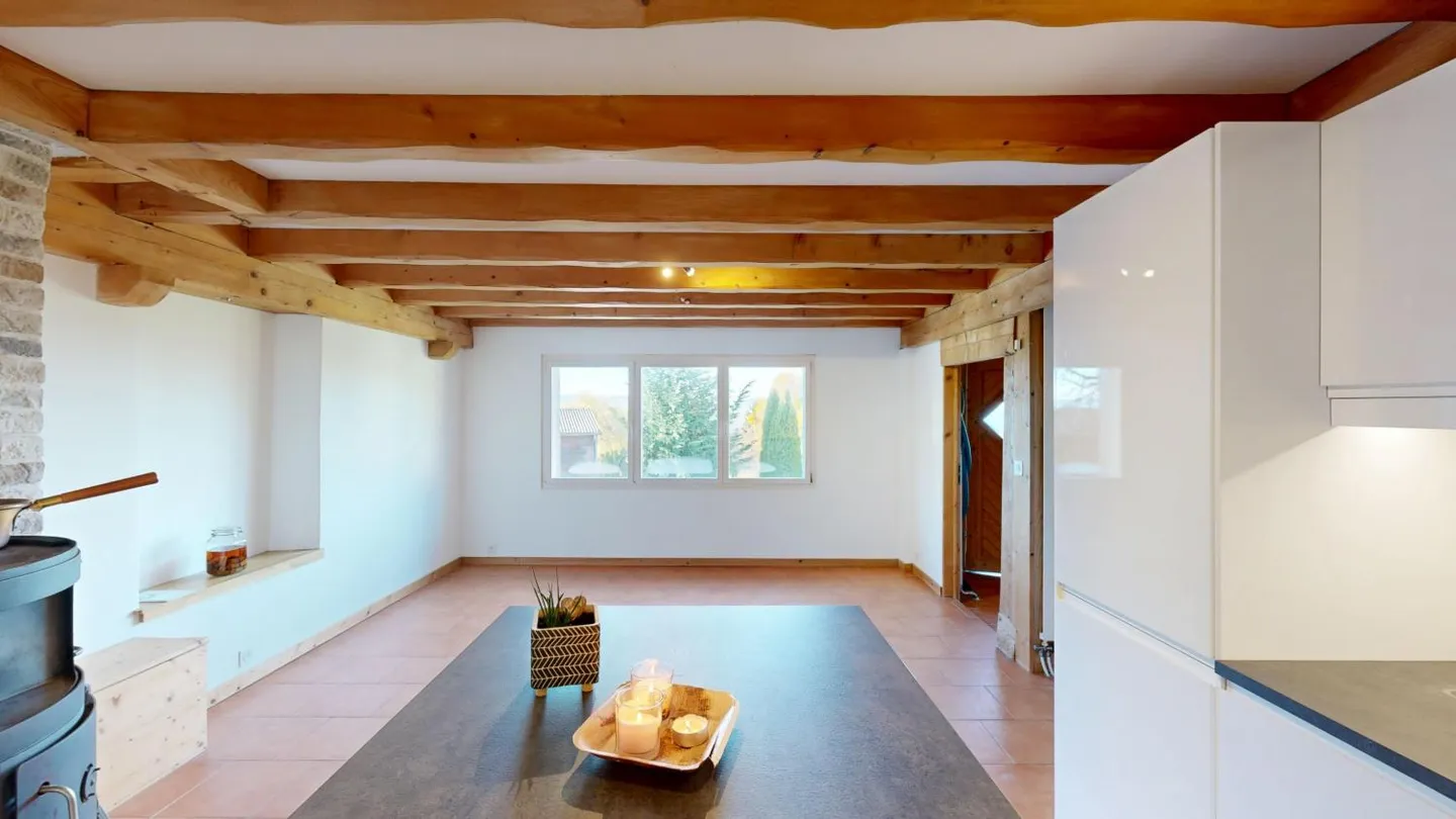 5.5 Room House - Photo 7 of 10