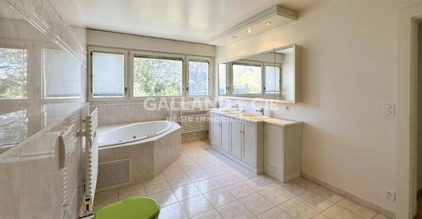In the heart of Pully - 6.5 rooms + 3.5 rooms easily combinable - Potential - Photo 6 of 10