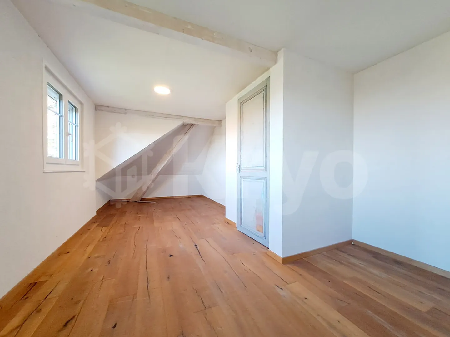 Individual house with large garden - Photo 10 of 12