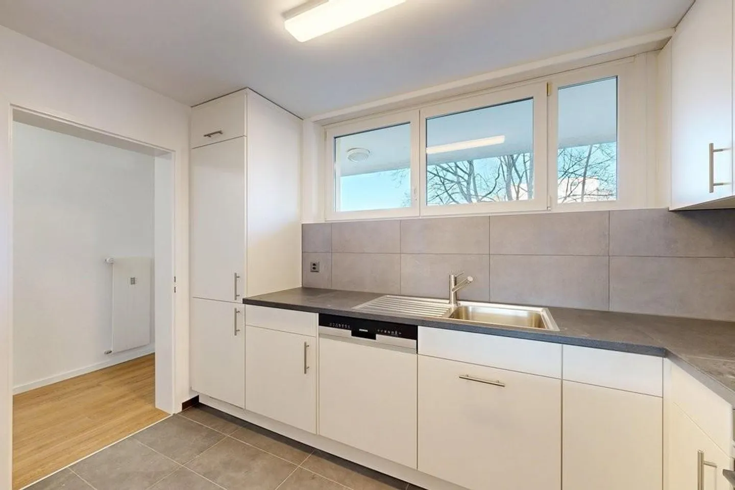 Appartamento attraente con balcone, ascensore e lavatrice-asciugatrice privata - Foto 5 di 12