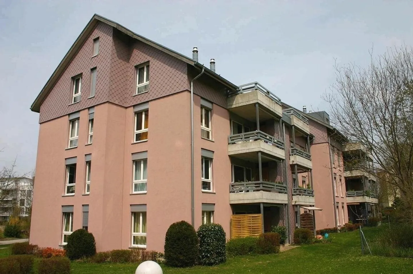 4.5-room apartment on the ground floor in the idyllic Engelhard quarter in Murten - Photo 2 of 11