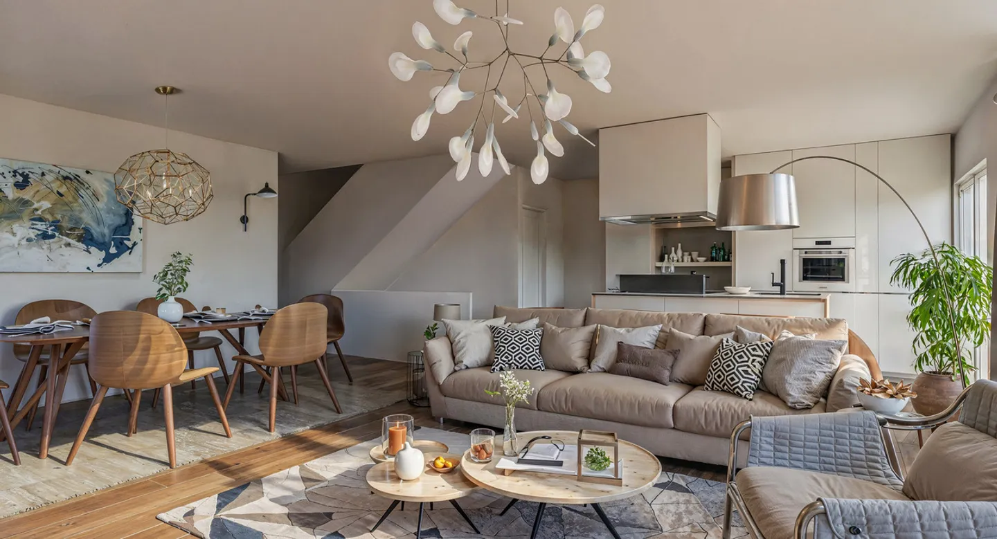 Appartamento di 6,5 stanze con grande giardino a Bellikon - Foto 5 di 7