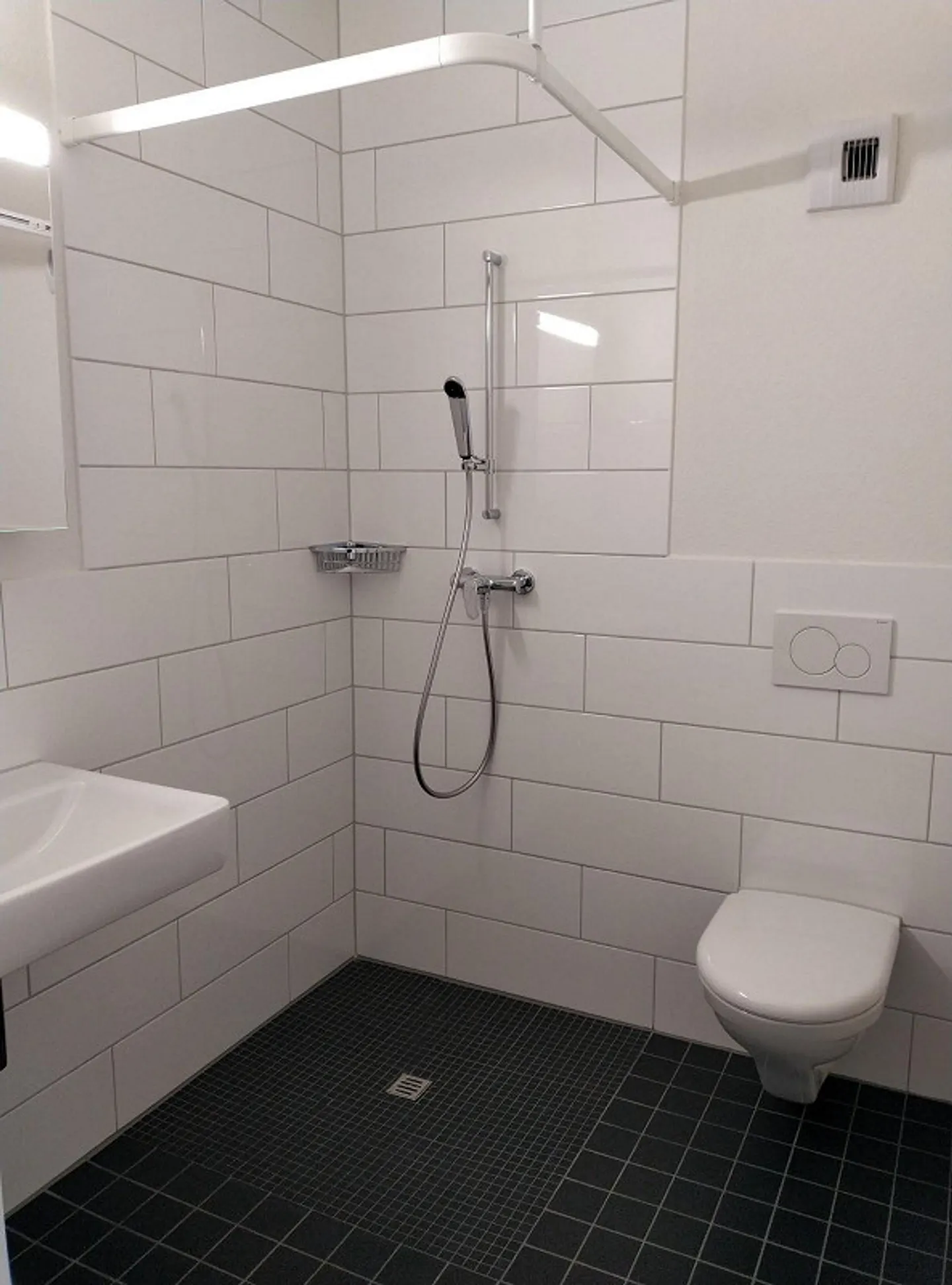 1 Room with Private Bathroom and Shared Kitchen - Photo 4 of 4