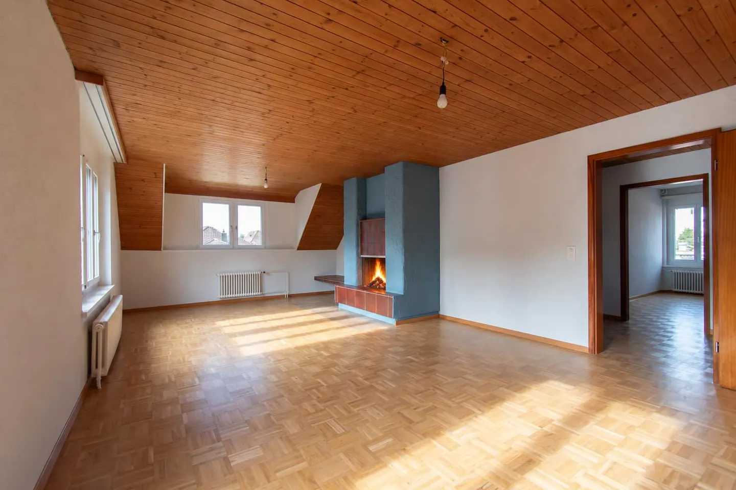 Charming 4.5-room apartment in a quiet, central location, near the cantonal hospital - Photo 2 of 13