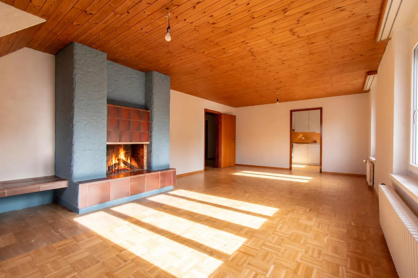Charming 4.5-room apartment in a quiet, central location, near the cantonal hospital - Photo 3 of 13