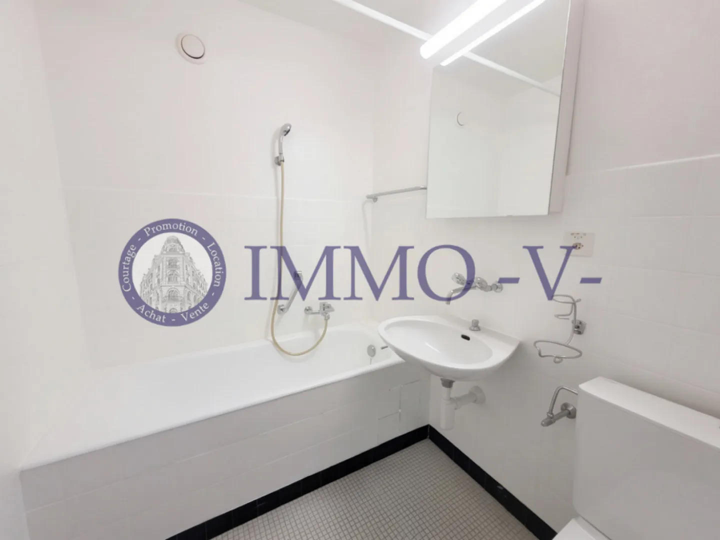 Apartment with 2.5 rooms completely renovated in La Chaux-de-Fonds - Photo 4 of 4
