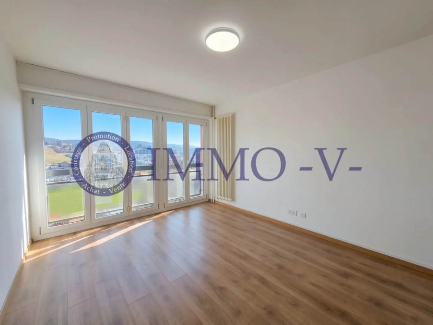 Apartment with 2.5 rooms completely renovated in La Chaux-de-Fonds - Photo 1 of 4
